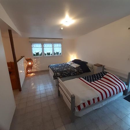 Le Cezembre gîte la Taniere Moidrey Extérieur photo